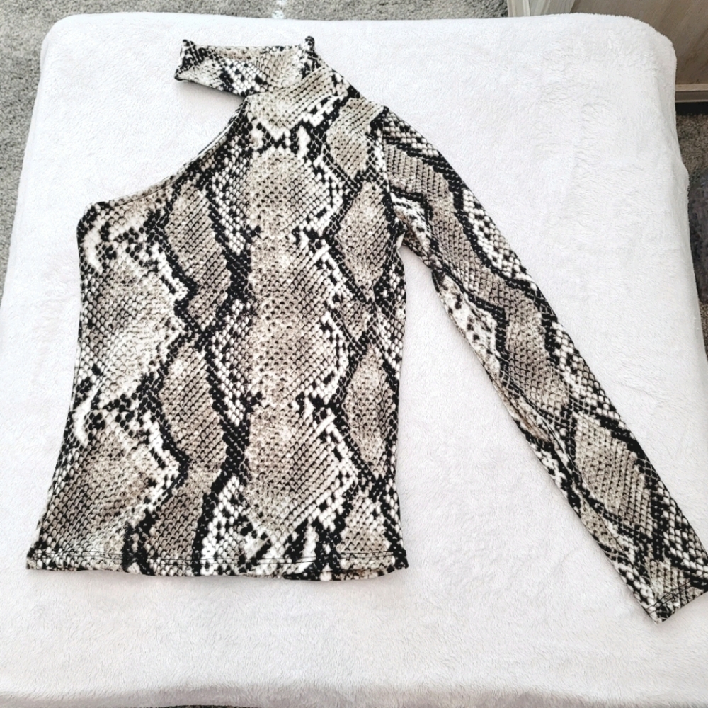 NWOT Smoke & Mirrors Snake Skin Print Size XS